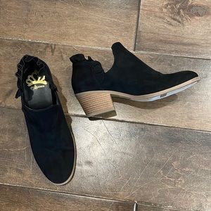 Fergalicious black shade bootie